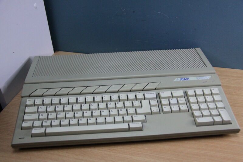Файл:Atari 1040ST.jpg