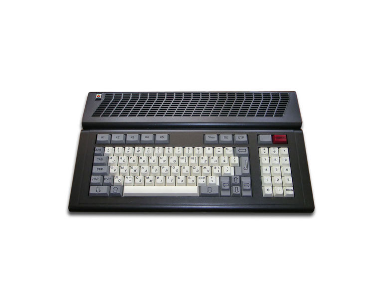 Файл:4table-Aleste 520EX.jpg