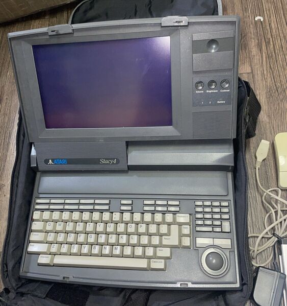 Файл:Atari Stacy 4.jpg