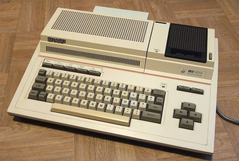 Файл:Sharp MZ-800.jpg