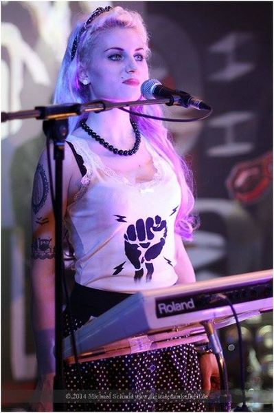 Файл:Welle Erdball Plastique.jpg