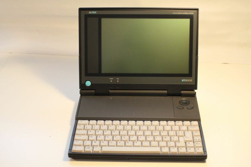 Файл:Atari ST BOOK.jpg